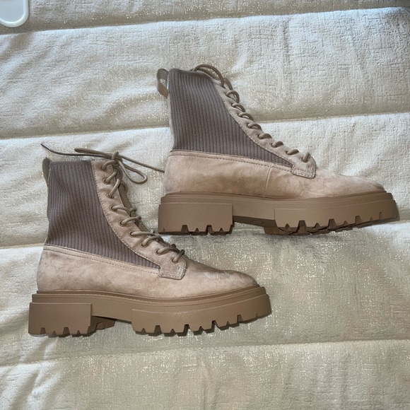 Boots - Picture 2 of 4